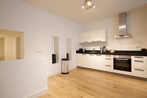 Canal Garden Apartment