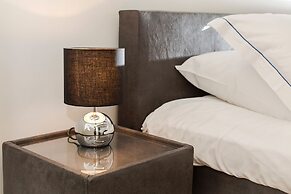 Canal Garden Apartment