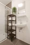 Canal Garden Apartment