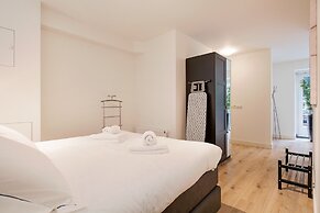 Canal Garden Apartment