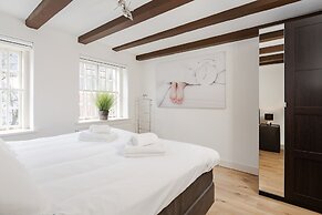 Canal Garden Apartment