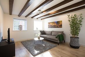 Canal Garden Apartment