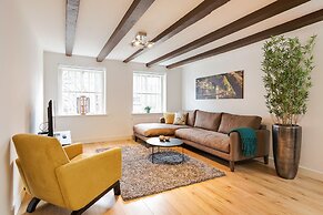 Canal Garden Apartment