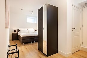 Canal Garden Apartment