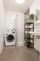 Canal Garden Apartment