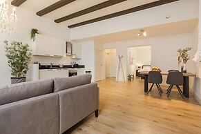 Canal Garden Apartment