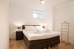 Canal Garden Apartment