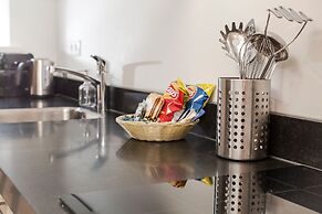 Canal Garden Apartment