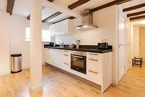 Canal Garden Apartment