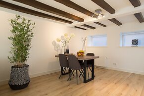 Canal Garden Apartment