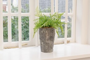 Canal Garden Apartment 11
