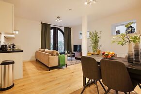 Canal Garden Apartment 11
