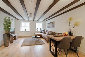 Canal Garden Apartment 11