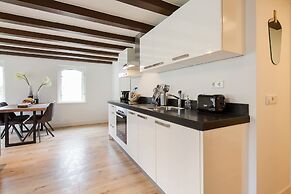 Canal Garden Apartment 11
