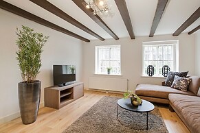 Canal Garden Apartment 11