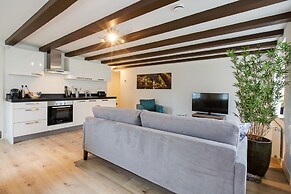 Canal Garden Apartment 11