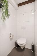 Canal Garden Apartment 11