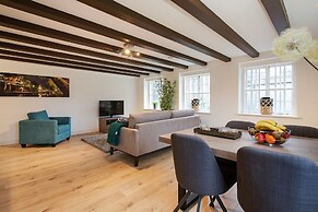 Canal Garden Apartment 11