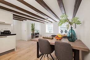Canal Garden Apartment 11