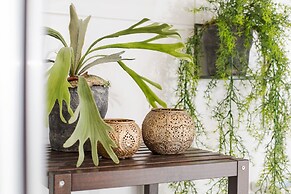 Canal Garden Apartment 11