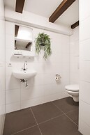 Canal Garden Apartment 11
