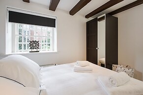Canal Garden Apartment 11