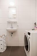 Canal Garden Apartment 11