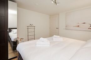 Canal Garden Apartment 11