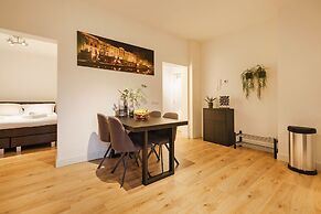 Canal Garden Apartment 11