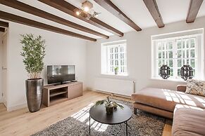 Canal Garden Apartment 11