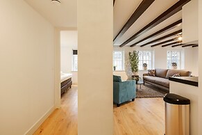 Canal Garden Apartment 11