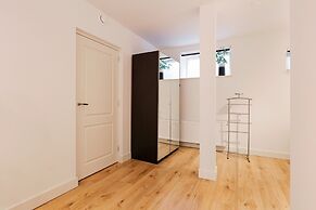 Canal Garden Apartment 11