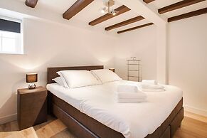 Canal Garden Apartment 11