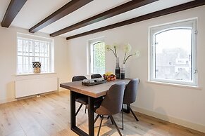 Canal Garden Apartment 11