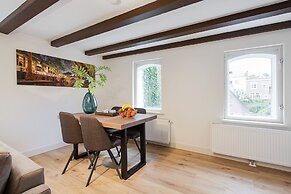 Canal Garden Apartment 11