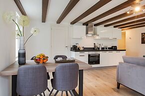 Canal Garden Apartment 11