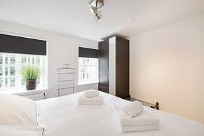 Canal Garden Apartment 11