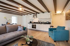 Canal Garden Apartment 11