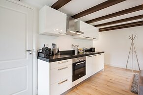 Canal Garden Apartment 11