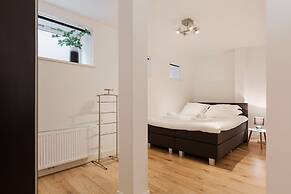 Canal Garden Apartment 11
