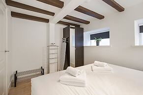 Canal Garden Apartment 11