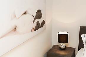 Canal Garden Apartment 11