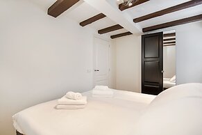 Canal Garden Apartment 11