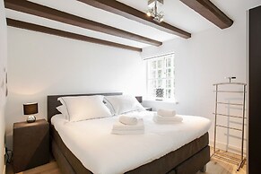 Canal Garden Apartment 11