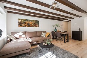 Canal Garden Apartment 11