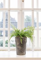 Canal Garden Apartment 11