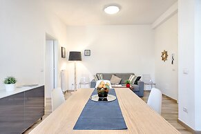 Polo Universitario by Mmega