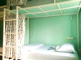 One Bangkok Hostel @Love District