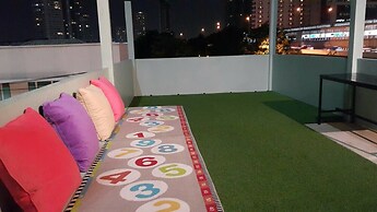 One Bangkok Hostel @Love District