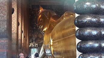 One Bangkok Hostel @Love District